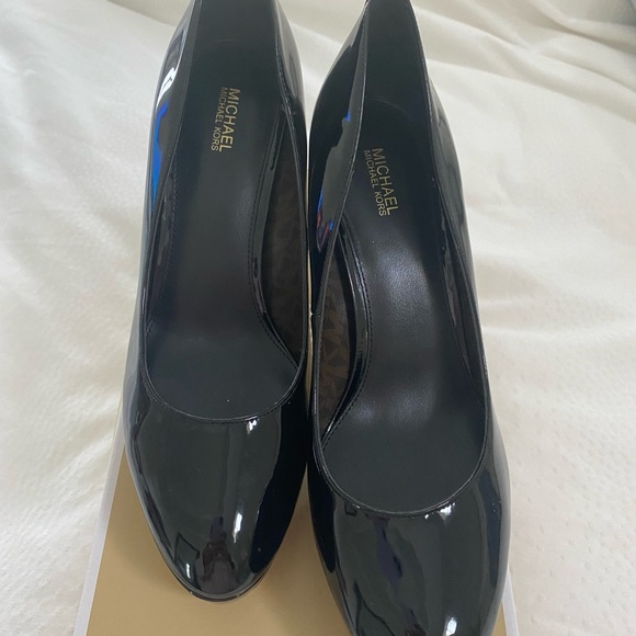 Michael Kors Chantal patent leather pumps - Picture 4 of 7